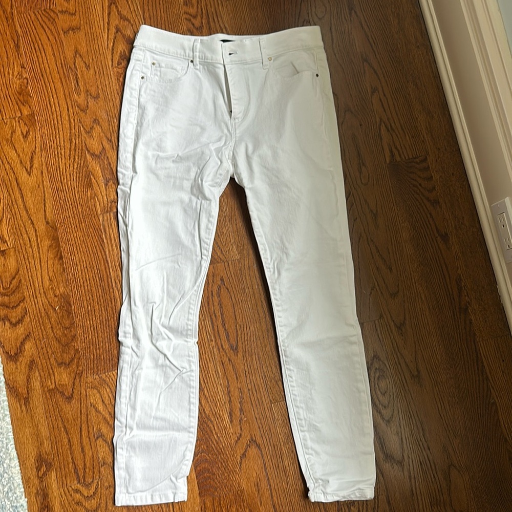 Anny Taylor size 4, The Skinny Ankle, crisp white